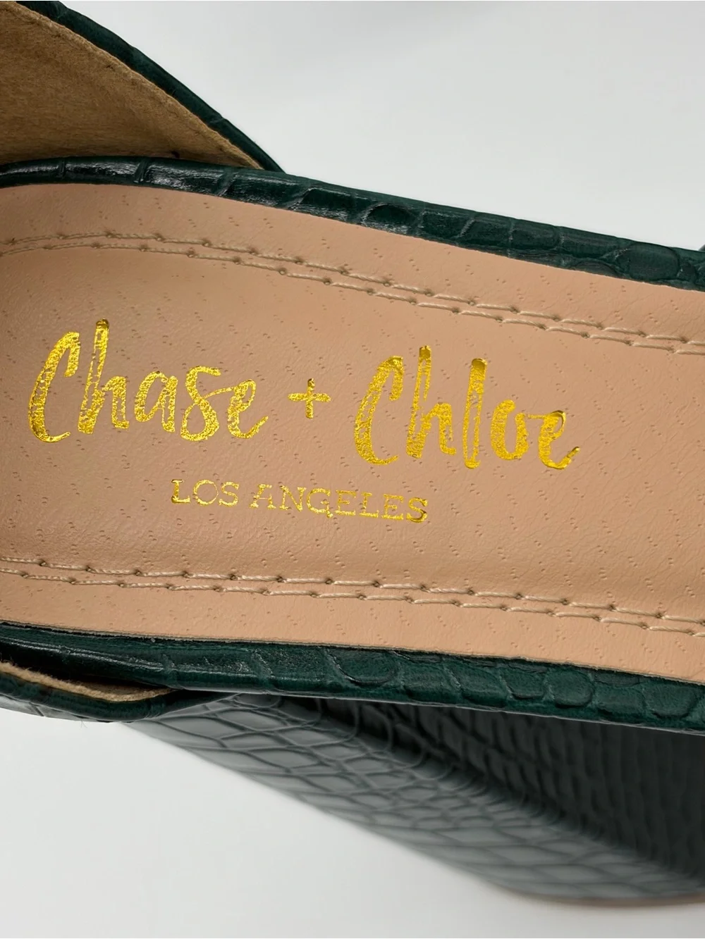 Chase + Chloe Emerald Green Croc-Embossed Platform Pumps New without Box